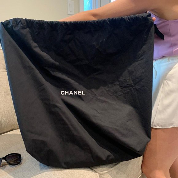 SOLD - 💙2018 LARGE DEAUVILLE TWEED RUNWAY TOTE BAG. - Picture 4 of 12